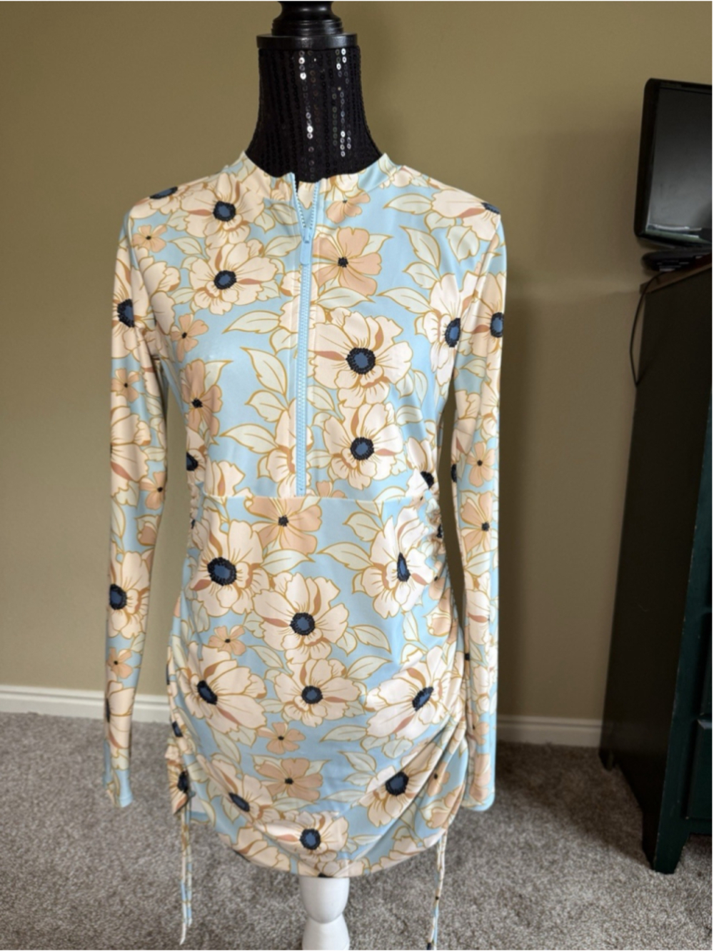 MOTTO 50 UPF50+ Long Sleeve Printed Swim Dress new size medium